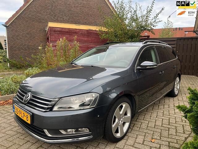 Grijs Occasion 2011 VW Passat Comfortline Stationwagen | € 7.250 (Eerlijke prijs) - Afbeelding 1/4