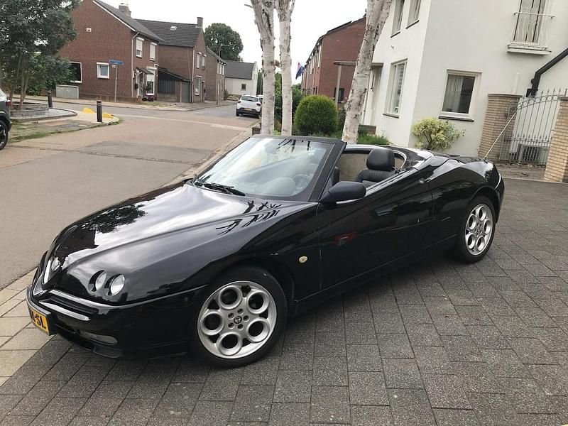 Occasion Alfa Romeo Spider 2000 Zwart (metallic) Cabriolet