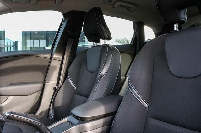 Occasion Volvo V40 Momentum 120 PK (88 kW) 2014 Zwart Hatchback