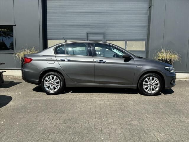Occasion Fiat Tipo Lounge 105 PK (77 kW) 2016 Grijs Sedan