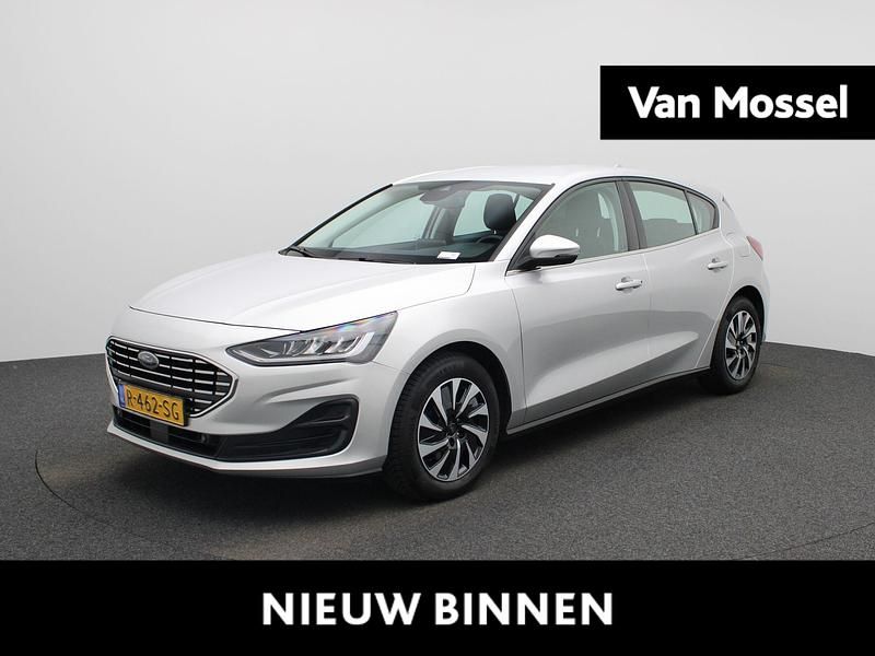 Grijs Gebruikt 2022 Ford Focus Titanium Hatchback | € 17.400 (Super prijs) - Afbeelding 1/4