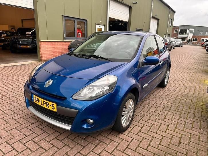 Gebruikt 2010 Renault Clio II | € 1.450 (Goede deal) - Afbeelding 1/4