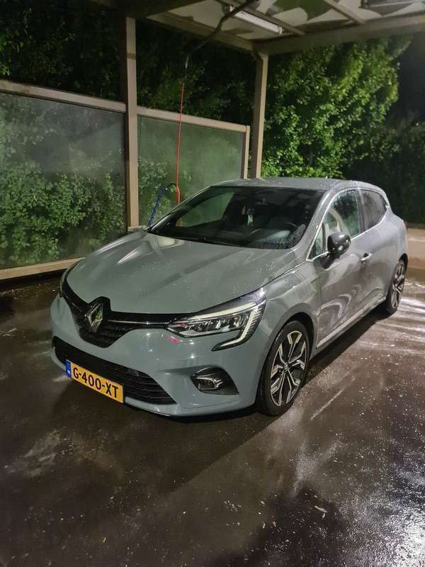Grijs Gebruikt 2020 Renault Clio V Intens Hatchback | € 14.500 (Eerlijke prijs) - Afbeelding 1/4