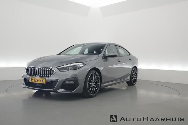 Grijs Gebruikt 2022 BMW 218 M Sport Coupé | € 28.850 (Goede deal) - Afbeelding 1/4