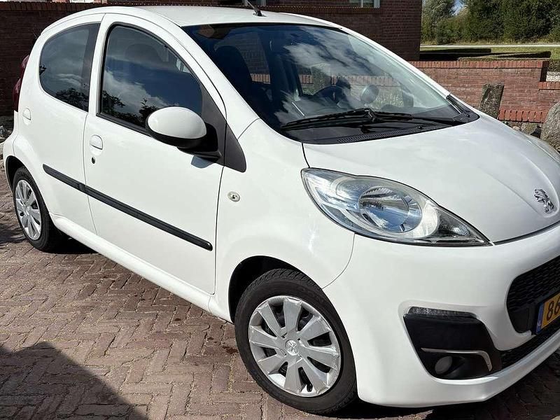 Occasion Peugeot 107 Active 68 PK (50 kW) 2012 Wit Hatchback