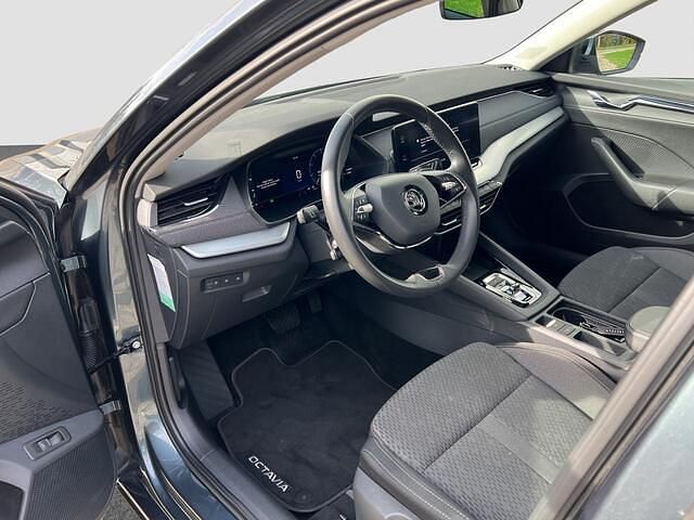 Occasion Skoda Octavia Business Line 150 PK (110 kW) 2022 Grijs Stationwagen