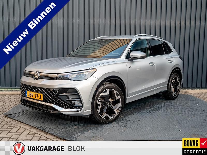Grijs Gebruikt 2024 VW Tiguan R-line Edition SUV | € 45.945 (Eerlijke prijs) - Afbeelding 1/4