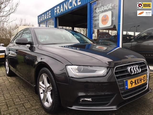 Grijs Gebruikt 2013 Audi A4 Business Sedan | € 19.750 - Afbeelding 1/4