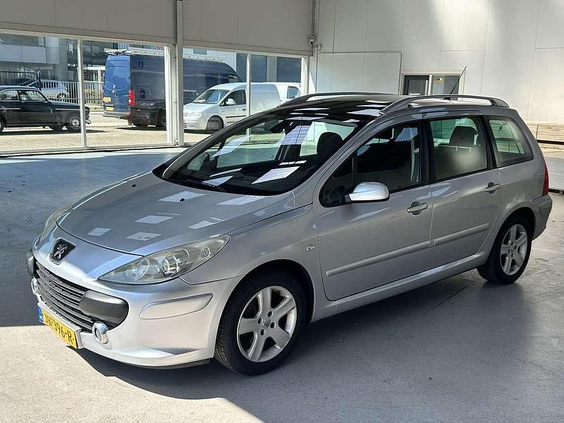 Grijs Gebruikt 2006 Peugeot 307 Stationwagen | € 1.400 (Eerlijke prijs) - Afbeelding 1/4