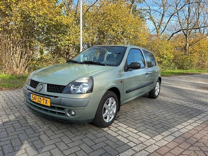 Gebruikt 2002 Renault Clio II | € 1.450 (Iets duurder) - Afbeelding 1/4