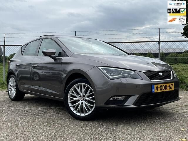 Grijs Gebruikt 2014 Seat Leon Style Hatchback | € 11.950 (Duur) - Afbeelding 1/4