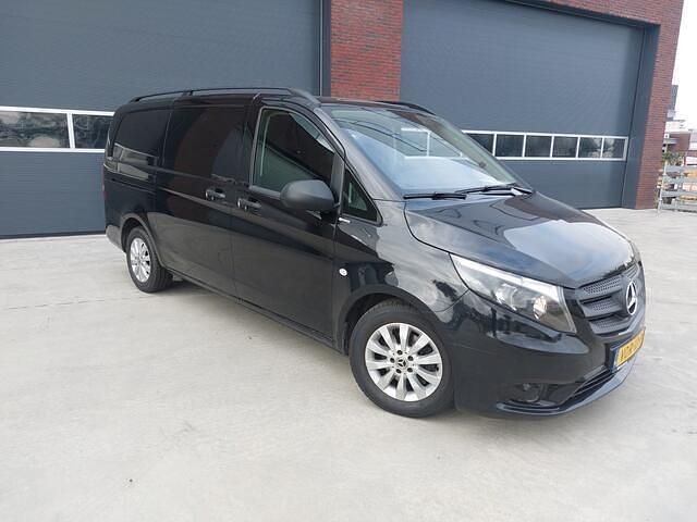 Zwart Gebruikt 2019 Mercedes Vito MPV | € 8.500 (Iets duurder) - Afbeelding 1/4