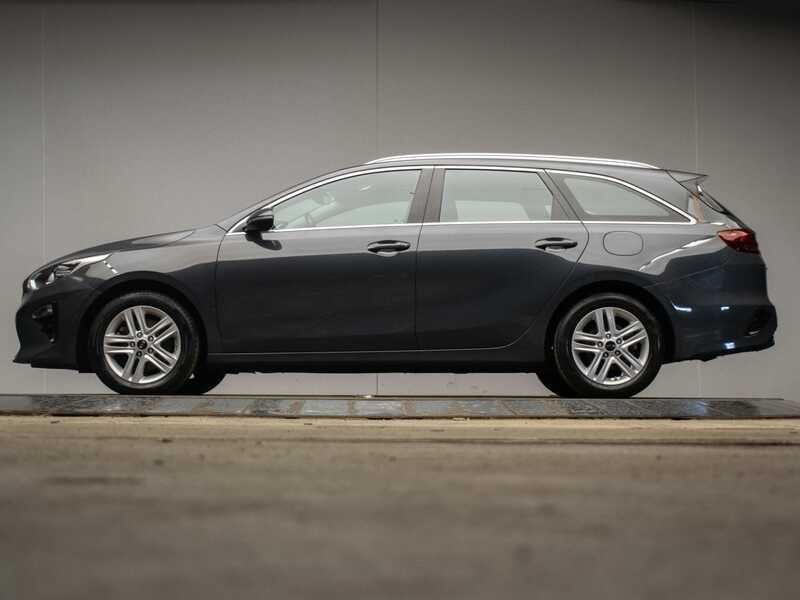 Grijs Gebruikt 2019 Kia Ceed Stationwagen | € 15.945 (Goede deal) - Afbeelding 1/4