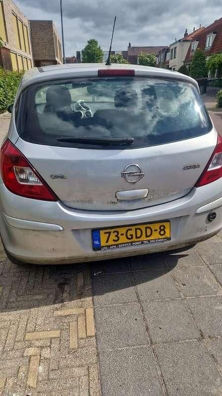 Grijs Gebruikt 2008 Opel Corsa Enjoy Hatchback | € 850 (Eerlijke prijs) - Afbeelding 1/4