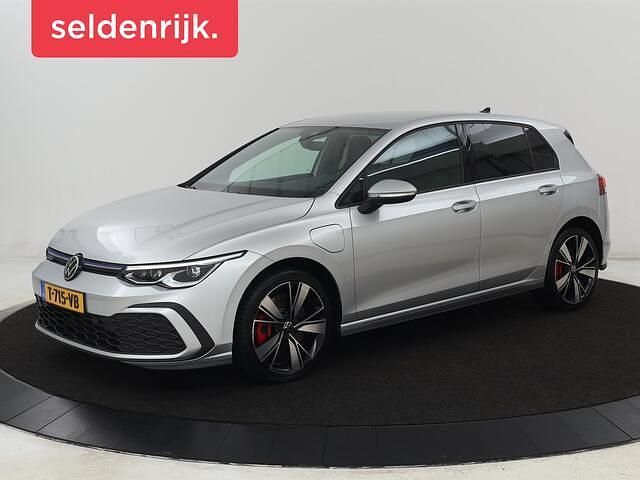 Grijs Occasion 2021 VW Golf VIII GTE Hatchback | € 19.900 (Super prijs) - Afbeelding 1/4