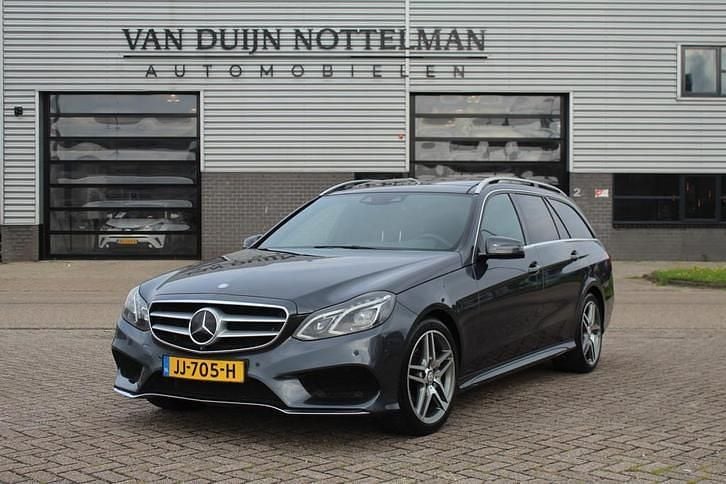 Grijs Gebruikt 2015 Mercedes E400 Avantgarde Stationwagen | € 27.950 - Afbeelding 1/4