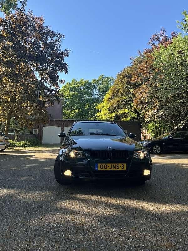 Gebruikt 2009 BMW 320 Sedan | € 3.200 (Goede deal) - Afbeelding 1/4