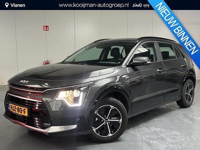 Grijs Gebruikt 2025 Kia Niro SUV | € 34.950 (Goede deal) - Afbeelding 1/4