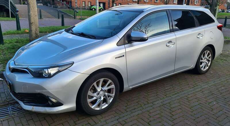 Zilver Gebruikt 2015 Toyota Auris Touring Sports Stationwagen | € 8.900 (Goede deal) - Afbeelding 1/4