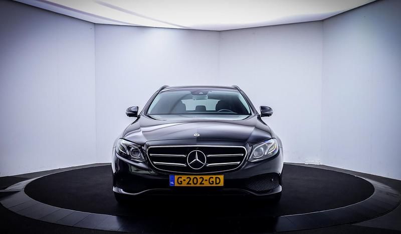 Occasion Mercedes E200 Avantgarde 2018 Zwart Stationwagen