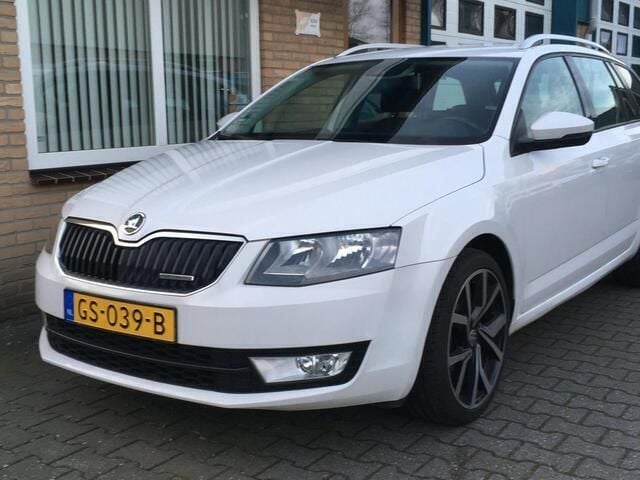 Occasion Skoda Octavia GreenLine 110 PK (80 kW) 2014 Wit Stationwagen