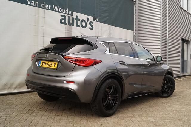 Occasion Infiniti Q30 Business 109 PK (80 kW) 2019 Grijs Hatchback