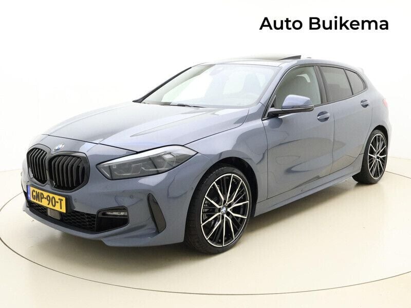 Grijs Gebruikt 2024 BMW 118 M Sport Hatchback | € 39.999 (Eerlijke prijs) - Afbeelding 1/4