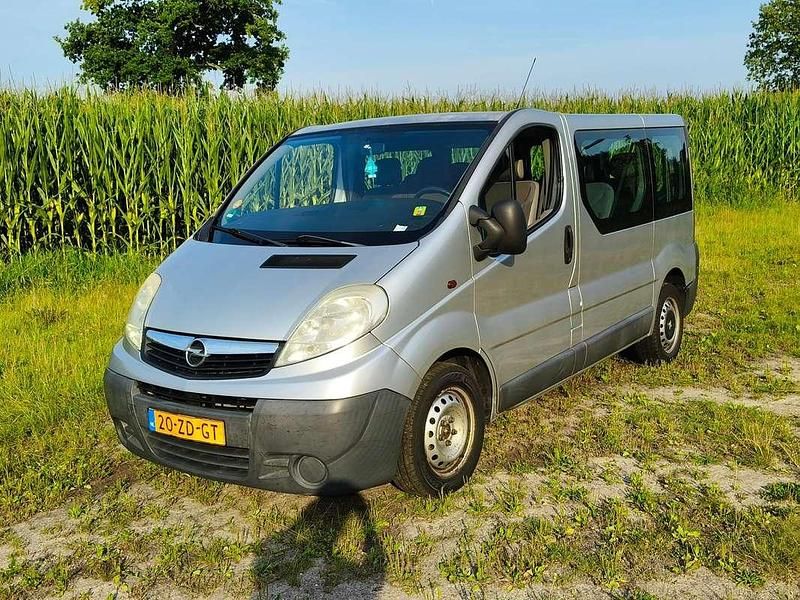 Grijs Gebruikt 2007 Opel Vivaro Van | € 5.950 (Goede deal) - Afbeelding 1/4