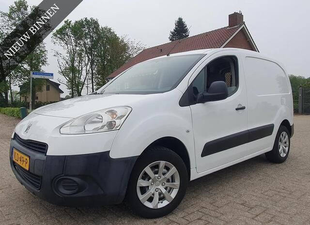 Wit Gebruikt 2013 Peugeot Partner MPV | € 8.395 (Eerlijke prijs) - Afbeelding 1/4