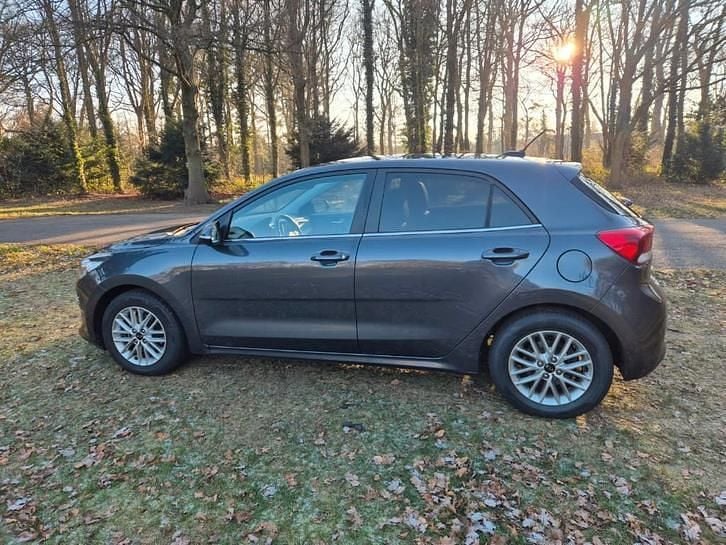 Occasion Kia Rio 101 PK (74 kW) 2017 Grijs Hatchback