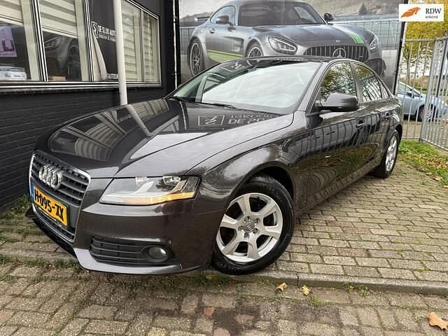 Grijs Gebruikt 2009 Audi A4 Sedan | € 3.885 (Super prijs) - Afbeelding 1/4