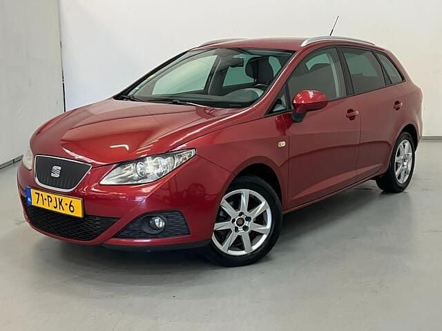 Rood (metallic) Gebruikt 2011 Seat Ibiza ST Stationwagen | € 2.750 (Eerlijke prijs) - Afbeelding 1/4