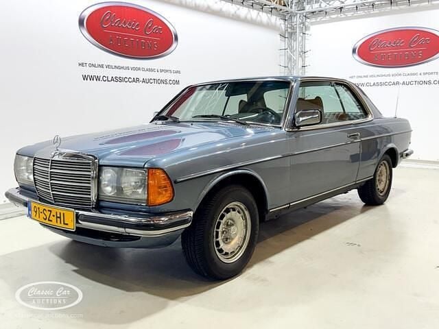 Blauw Gebruikt 1978 Mercedes 230 Coupé | € 9.000 - Afbeelding 1/4