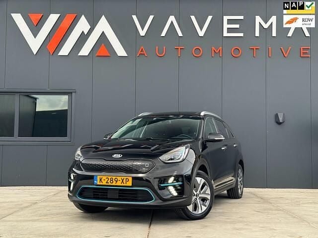 Zwart Gebruikt 2021 Kia e-Niro 3 SUV | € 20.450 (Super prijs) - Afbeelding 1/4