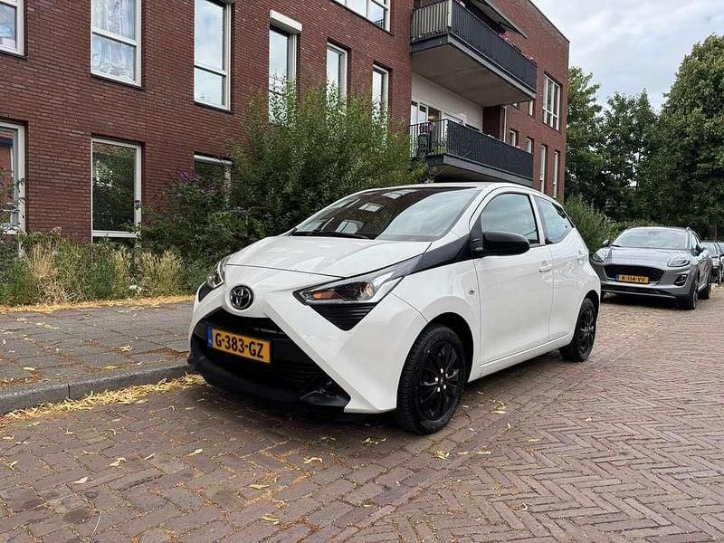 Wit Gebruikt 2019 Toyota Aygo Hatchback | € 7.950 (Super prijs) - Afbeelding 1/4