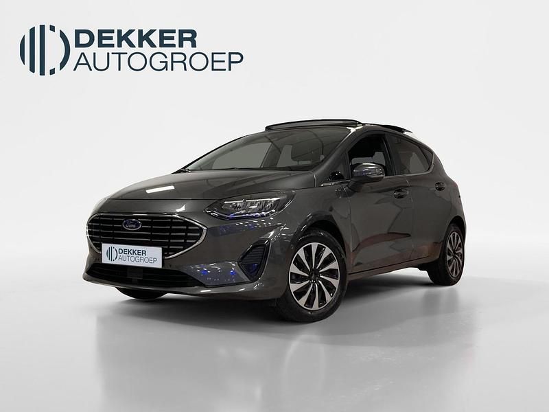 Grijs Gebruikt 2022 Ford Fiesta Titanium Hatchback | € 16.945 (Iets duurder) - Afbeelding 1/4