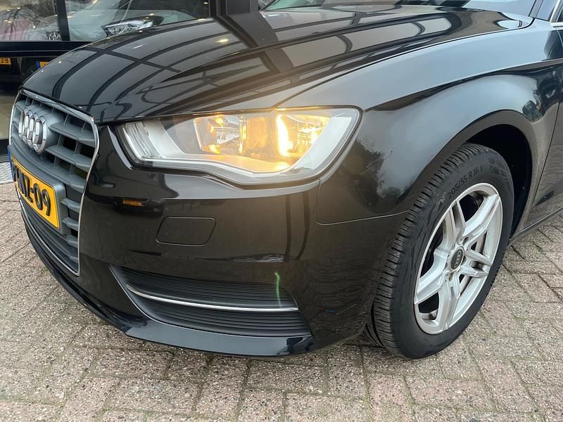 Occasion Audi A3 Attraction 123 PK (90 kW) 2013 Zwart Hatchback