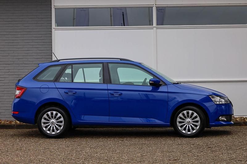 Occasion Skoda Fabia Ambition 95 PK (69 kW) 2021 Blauw Stationwagen