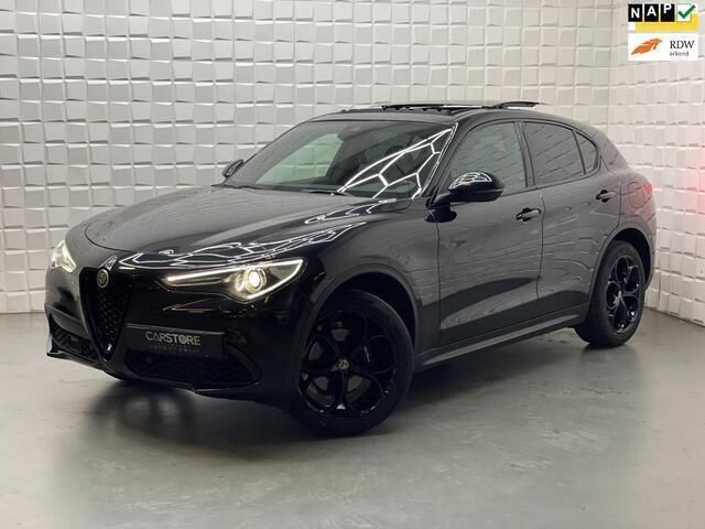 Zwart Gebruikt 2018 Alfa Romeo Stelvio SUV | € 32.249 (Eerlijke prijs) - Afbeelding 1/4