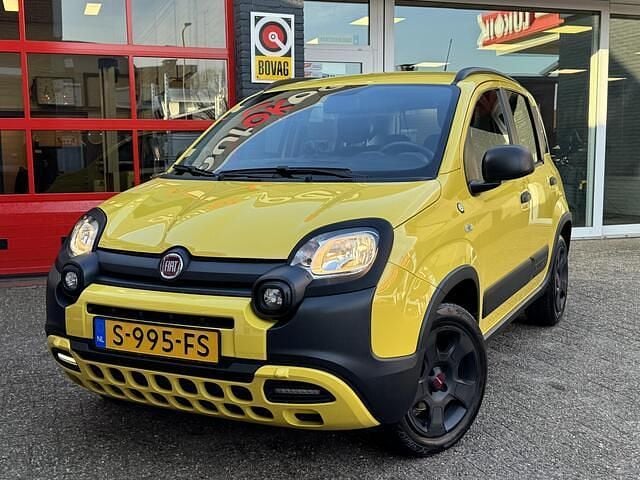 Occasion Fiat Panda Cross Cross 69 PK (50 kW) 2019 Geel Hatchback