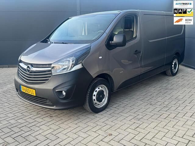 (metallic) Occasion 2018 Opel Vivaro Edition MPV | € 9.950 (Goede deal) - Afbeelding 1/4