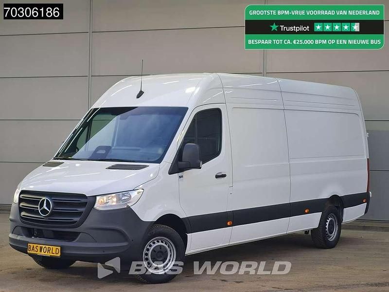 Wit Occasion 2024 Mercedes Sprinter Van | € 34.600 (Super prijs) - Afbeelding 1/3