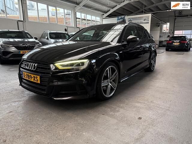 Zwart Gebruikt 2019 Audi A3 Sportback S-Line Hatchback | € 13.950 (Eerlijke prijs) - Afbeelding 1/4