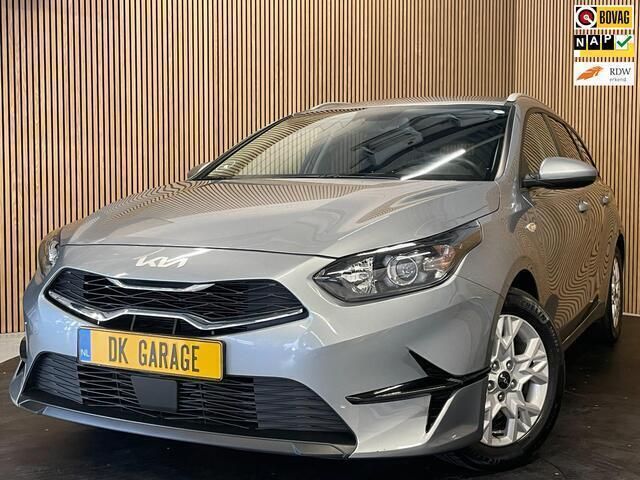 Grijs, metallic lak Gebruikt 2022 Kia Ceed Sportswagon Stationwagen | € 18.395 (Eerlijke prijs) - Afbeelding 1/1