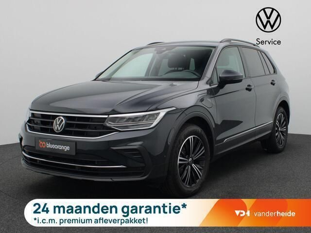 Grijs Gebruikt 2022 VW Tiguan Business SUV | € 35.500 - Afbeelding 1/3
