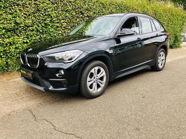Zwart Gebruikt 2018 BMW X1 Advantage SUV | € 22.985 (Iets duurder) - Afbeelding 1/4