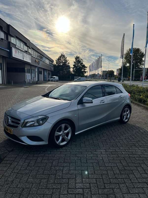 Grijs Gebruikt 2012 Mercedes A180 Stationwagen | € 6.500 (Goede deal) - Afbeelding 1/4