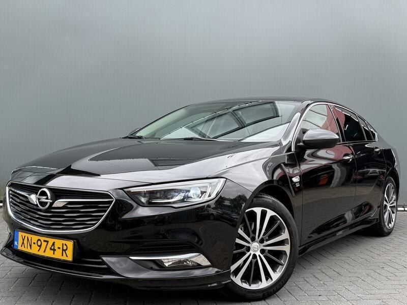 Zwart Gebruikt 2019 Opel Insignia Exklusiv Hatchback | € 15.944 (Iets duurder) - Afbeelding 1/4