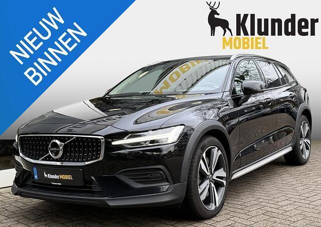 Zwart Gebruikt 2022 Volvo V60 CC Stationwagen | € 33.950 (Super prijs) - Afbeelding 1/4