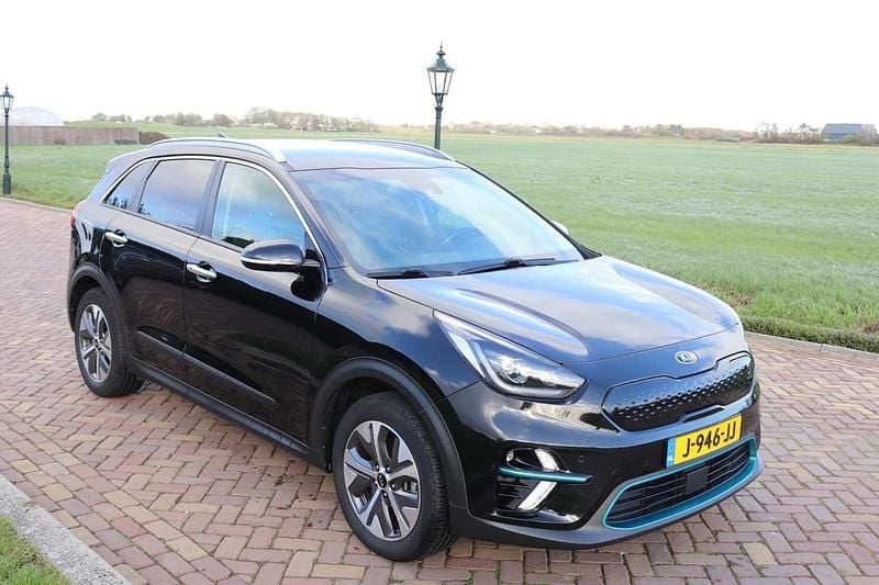 Zwart Gebruikt 2020 Kia e-Niro SUV | € 18.390 (Super prijs) - Afbeelding 1/4